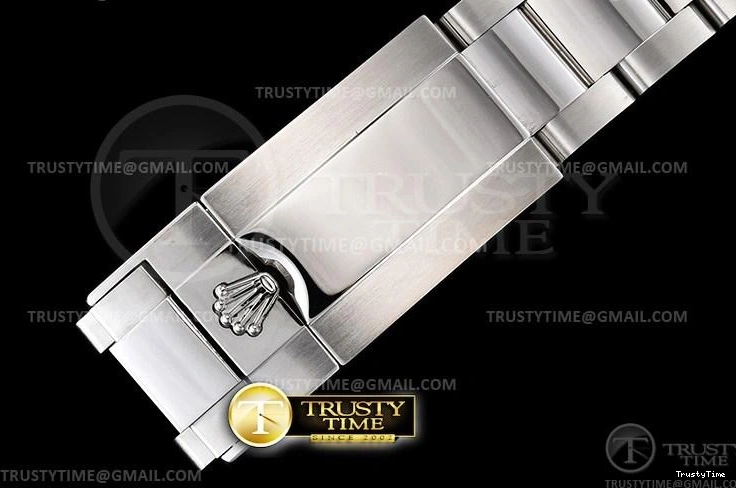 0330 ROLGMT166 – GMT II Snug 977